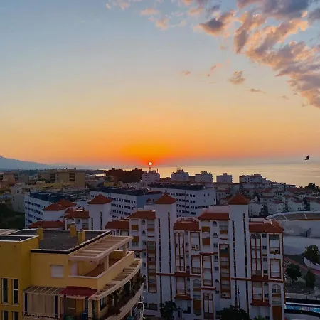Penthouse Mit Private Dachterrasse Und Blick Auf Meer, Berge ,hafen